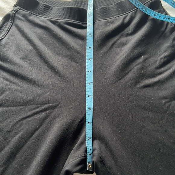 Lululemon pants, straight leg, high rise, black size 4 - Picture 11 of 16